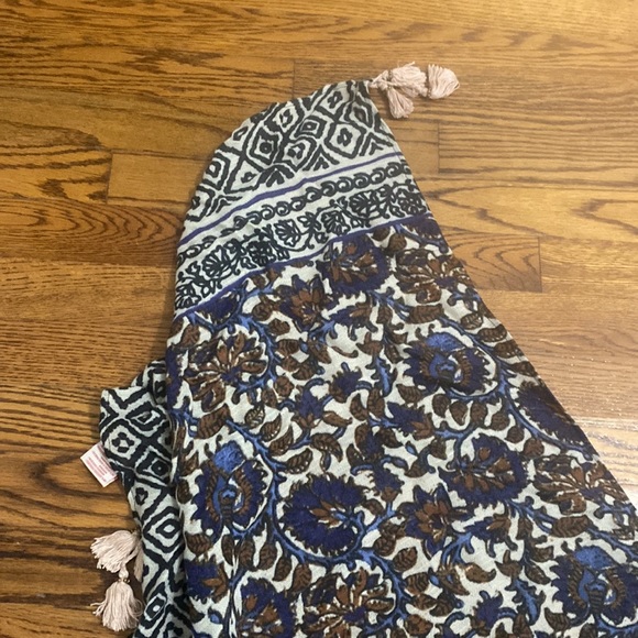 Anthropologie Scarf - Picture 3 of 11